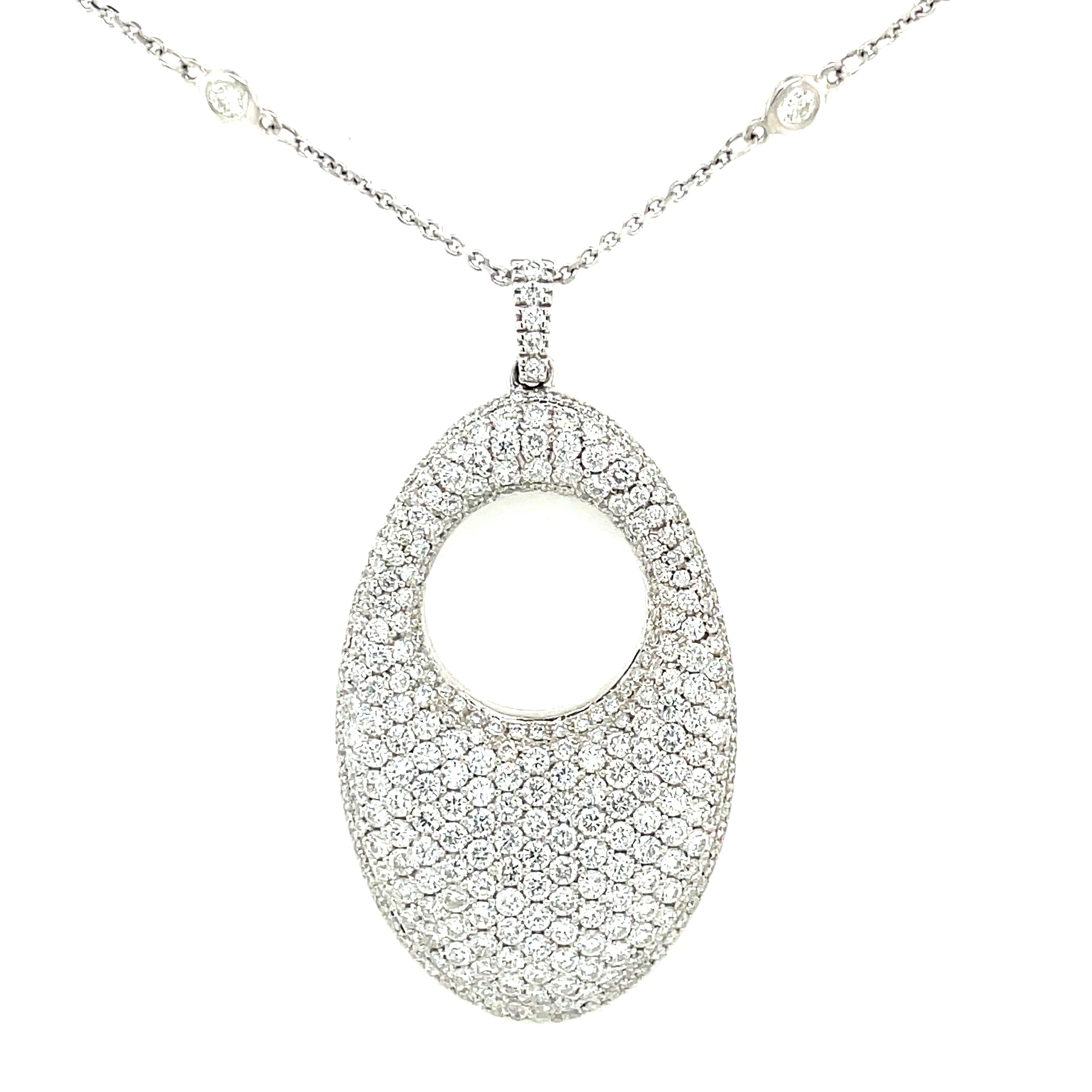 18K White Gold Diamond Pendant Necklace