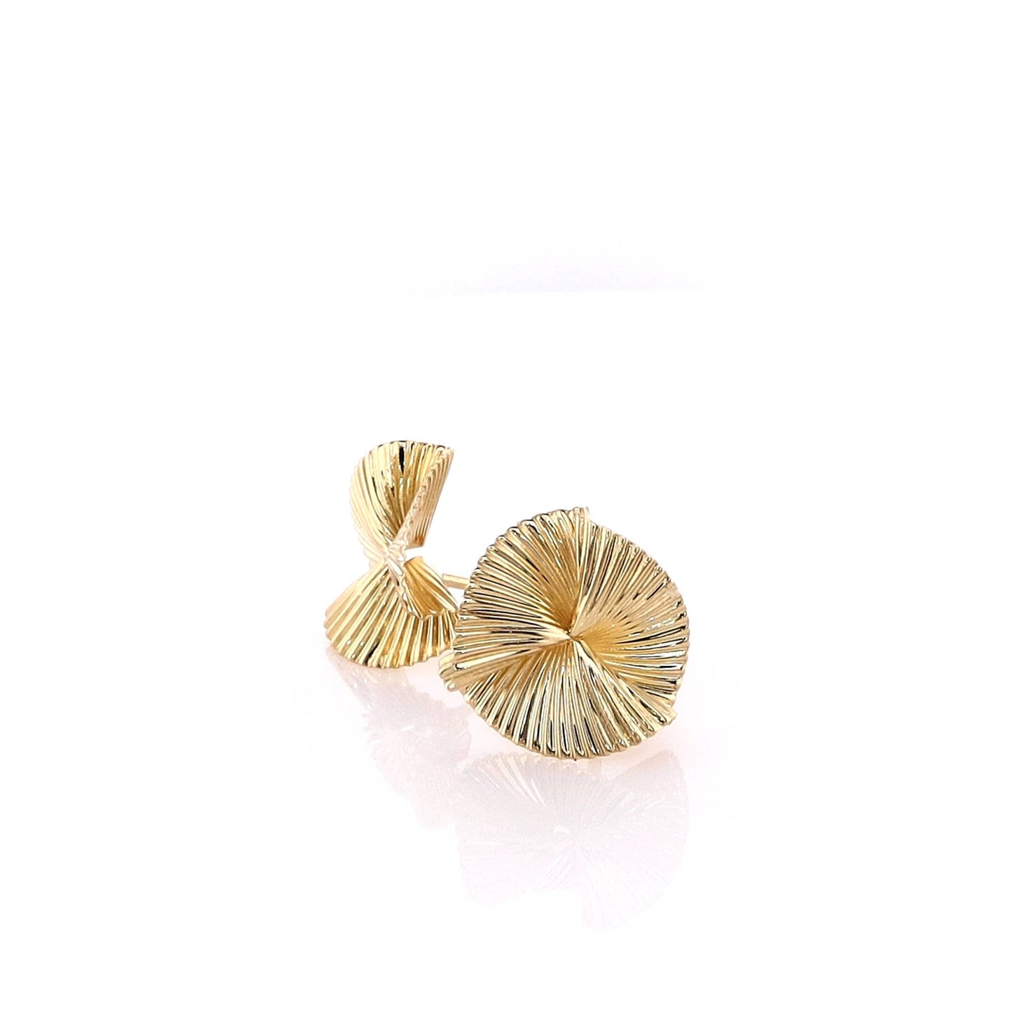 Estate 18k Yellow Gold Small Ribbed Fan Earrings